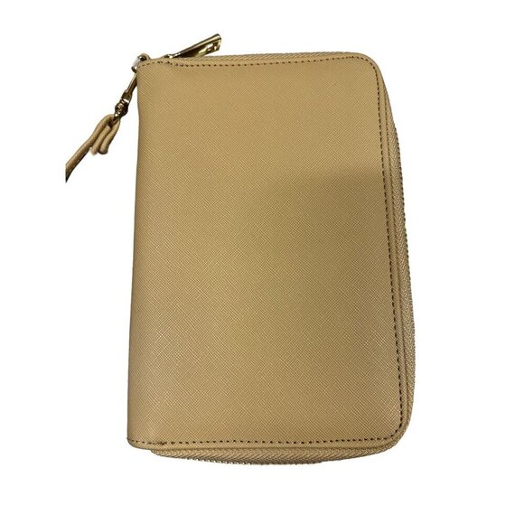 Lost + Wander Beige Passport Wallet With Wristlet Strap Worry Free NWT - Picture 2 of 6